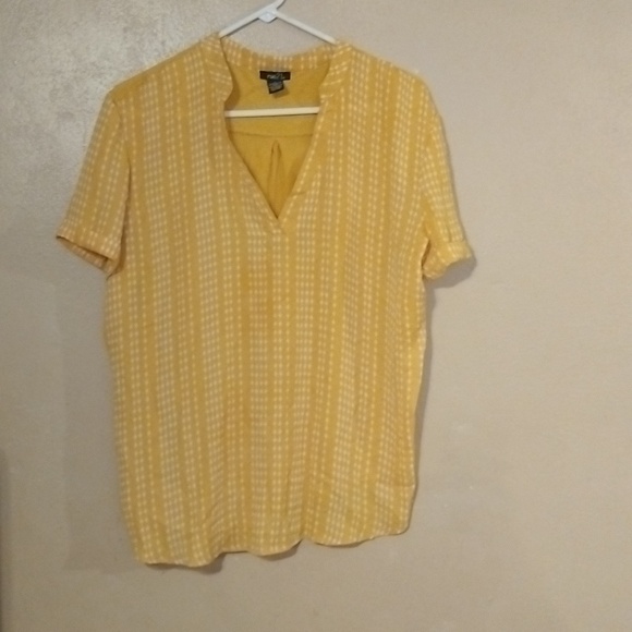 Women blouse - Picture 1 of 4